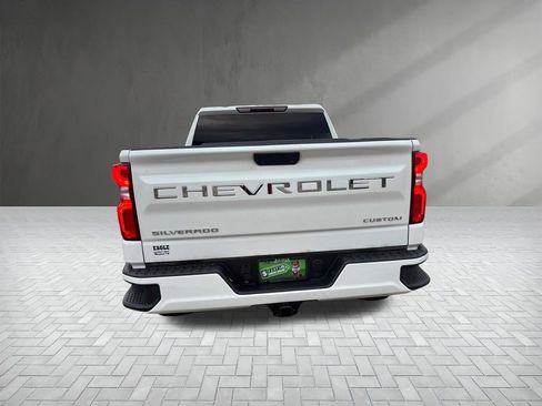 Used 2021 Chevrolet Silverado 1500 Custom image 4