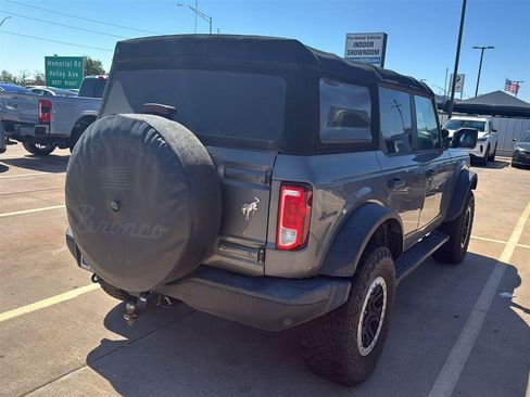 Used 2022 Ford Bronco Black Diamond w/ Sasquatch Package AWD/4WD image 7