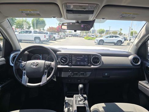 Used 2020 Toyota Tacoma SR5 RWD image 28