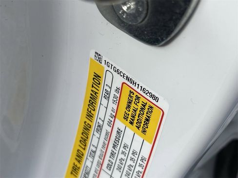 Used 2017 GMC Canyon SLE image 32