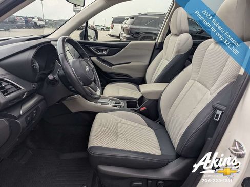 Used 2023 Subaru Forester Premium AWD/4WD image 19