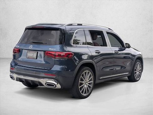 Used 2022 Mercedes-Benz GLB 250 4MATIC image 5
