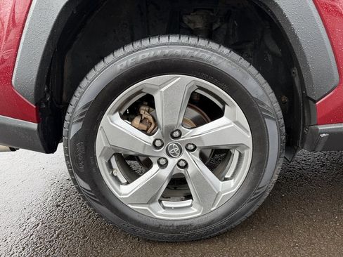 Used 2019 Toyota RAV4 Limited image 10