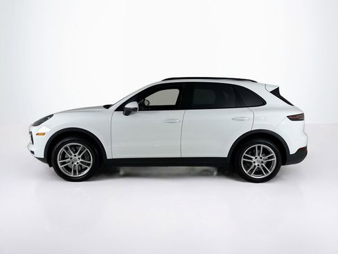 Used 2023 Porsche Cayenne image 2