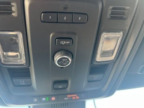 Certified 2023 GMC Yukon SLT AWD/4WD image 44