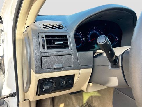 Used 2012 Ford Fusion SE image 11