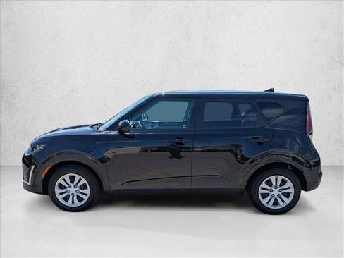 Used 2023 Kia Soul LX FWD image 9
