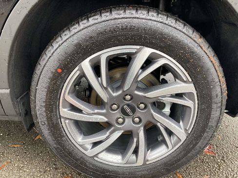 New 2026 Lincoln Corsair Premiere image 13