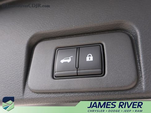 Used 2026 Nissan Rogue Platinum w/ Platinum Premium Package AWD/4WD image 16