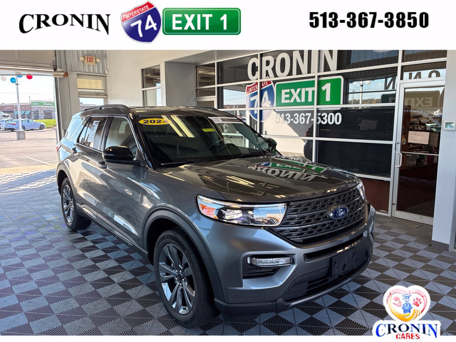 Used 2024 Ford Explorer XLT w/ Equipment Group 202A AWD/4WD image 1