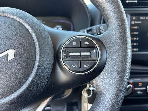 Used 2025 Kia Soul LX w/ LX Technology Package FWD image 26