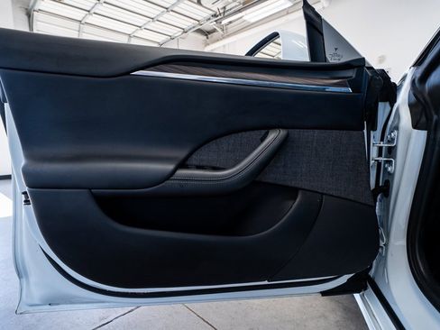 Used 2022 Tesla Model S image 27