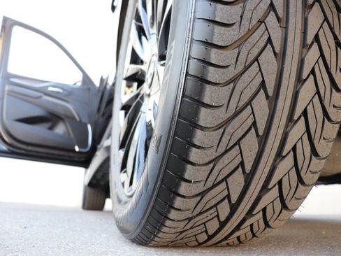 Used 2021 Cadillac Escalade ESV Luxury image 90