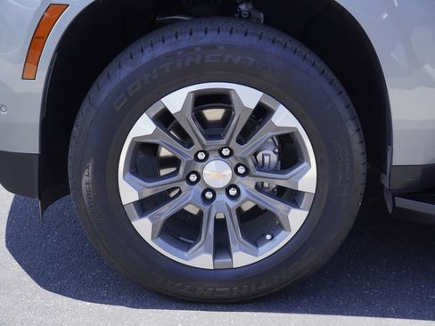 Used 2025 Chevrolet Tahoe LS AWD/4WD image 7
