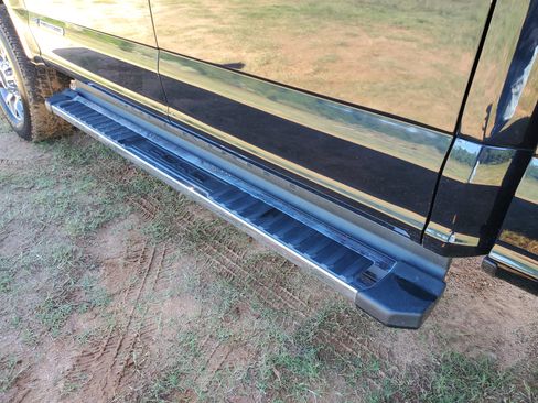 Used 2022 Ford F250 Lariat w/ Lariat Ultimate Package image 4