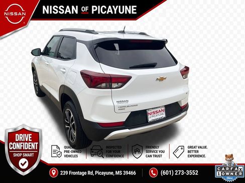 Used 2025 Chevrolet TrailBlazer LT AWD/4WD image 3
