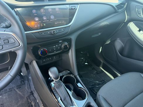 Used 2023 Buick Encore GX Preferred FWD image 24