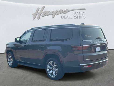 Used 2022 Jeep Wagoneer Series II w/ Flexible Seating Group AWD/4WD image 5