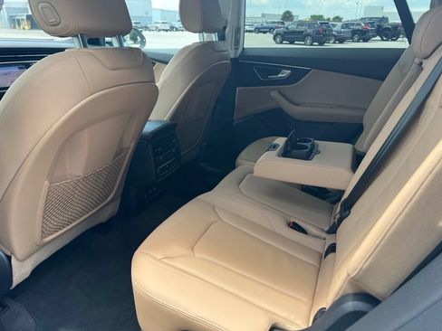 Used 2019 Audi Q8 Premium AWD/4WD image 9