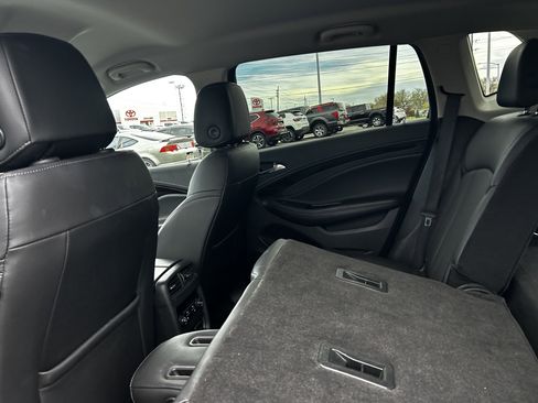 Used 2019 Buick Envision Essence image 9