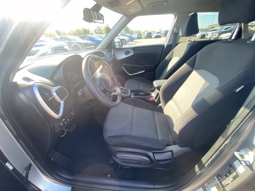 Used 2022 Kia Soul LX w/ Technology Package FWD image 11