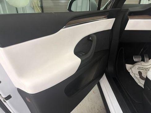 Used 2022 Tesla Model X AWD/4WD image 9