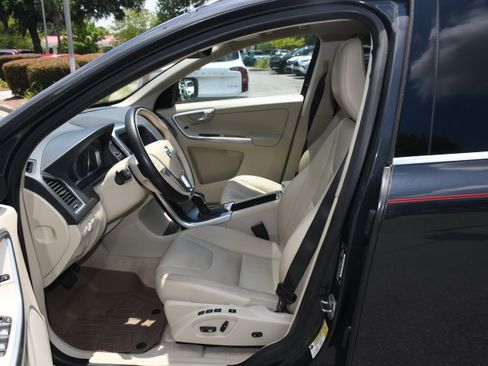 Used 2016 Volvo XC60 T5 Platinum AWD/4WD image 8