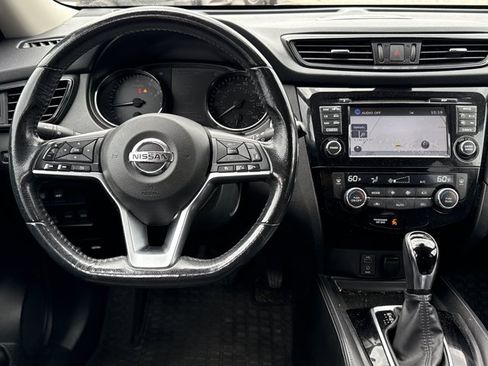 Used 2017 Nissan Rogue SL w/ SL Premium Package AWD/4WD image 4