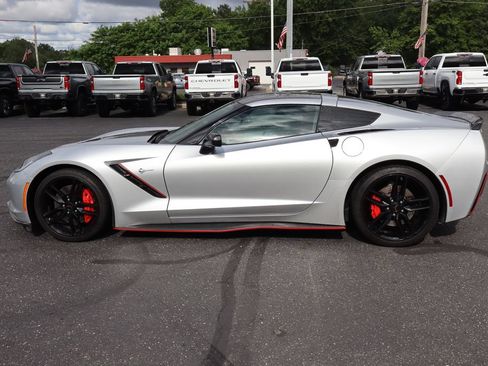 Used 2016 Chevrolet Corvette Stingray Coupe w/ 3LT Preferred Equipment Group RWD image 26