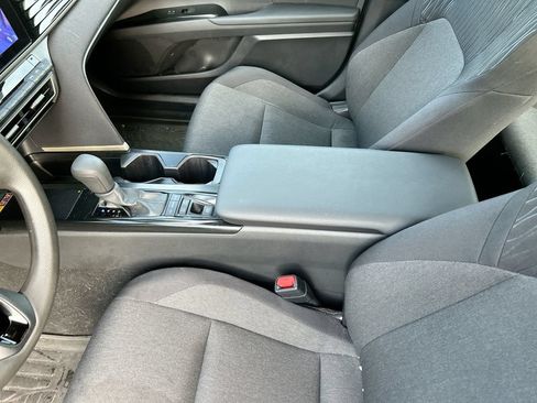 Used 2025 Toyota Camry LE FWD image 28