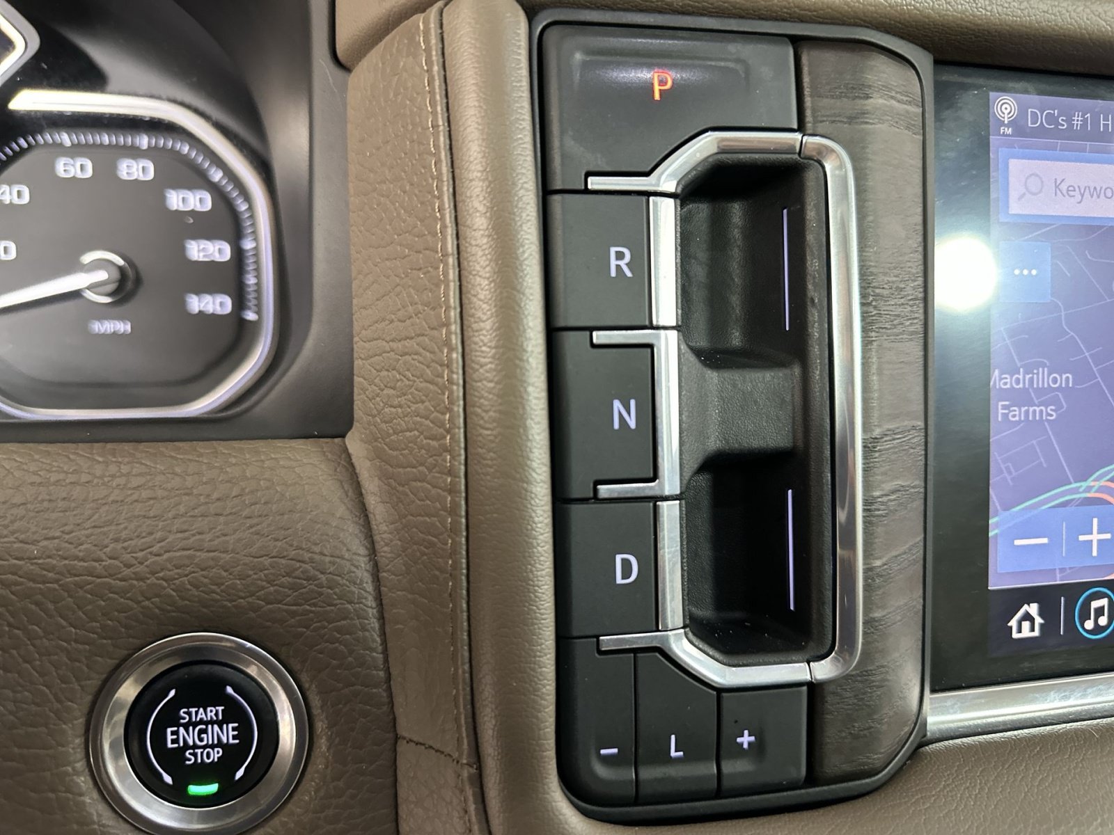 Used 2021 GMC Yukon XL Denali w/ Denali Premium Package AWD/4WD image 22
