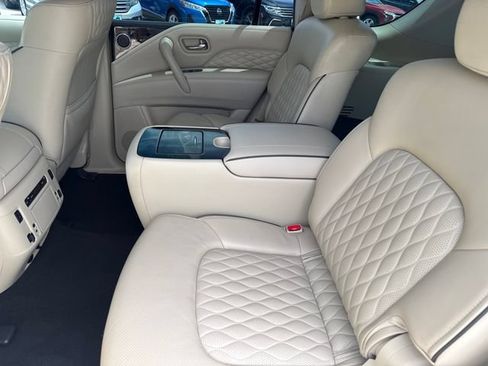 Used 2018 INFINITI QX80 2WD w/ Deluxe Technology Package image 32
