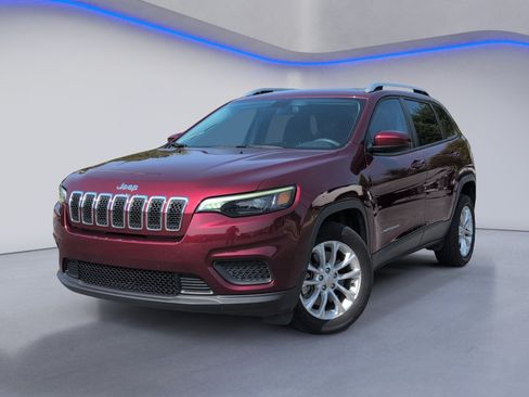 Used 2020 Jeep Cherokee Latitude FWD image 2