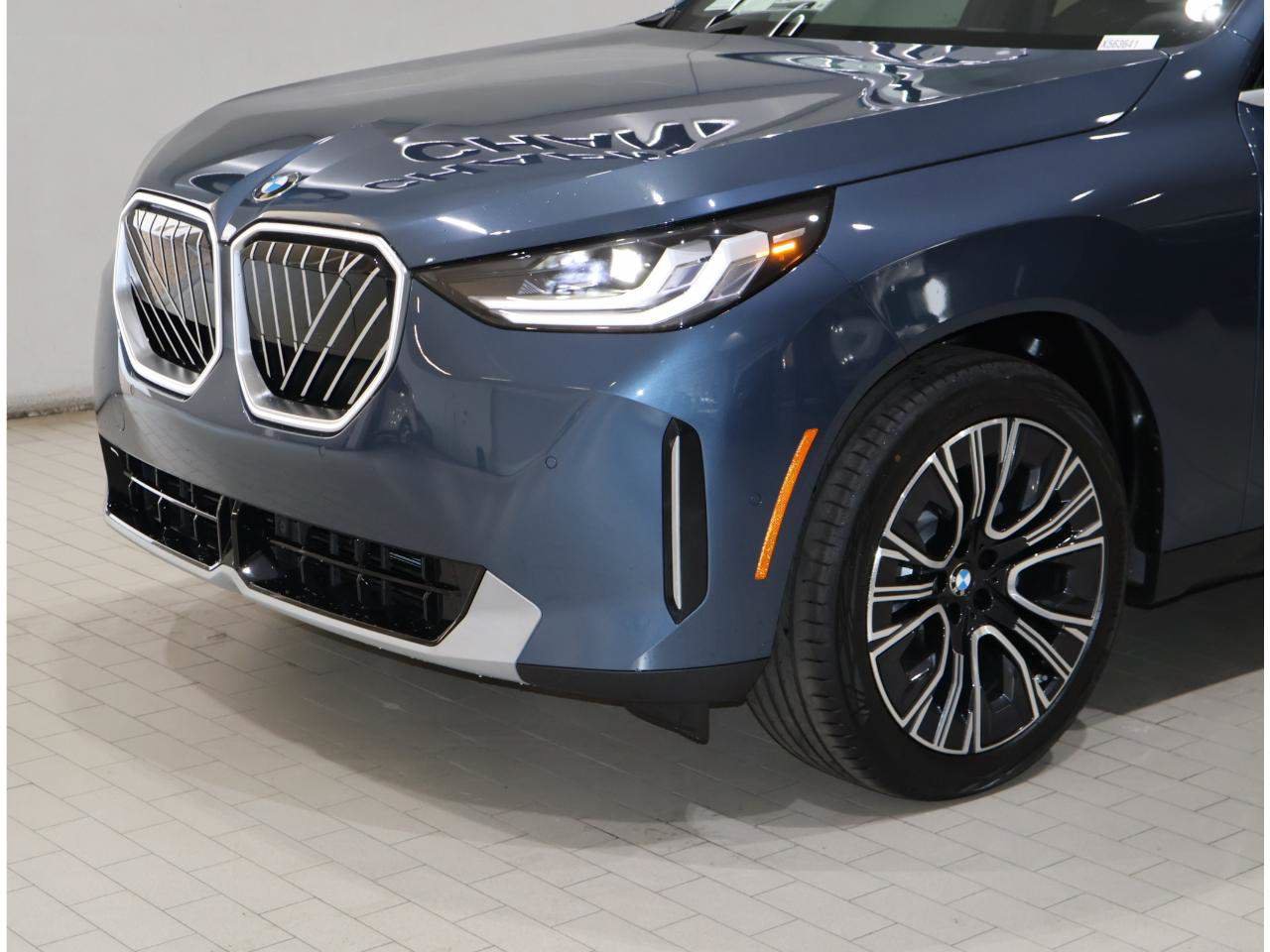Used 2026 BMW X3 xDrive30i w/ Convenience Package AWD/4WD image 2