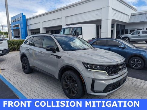 Used 2023 Kia Sorento SX image 2