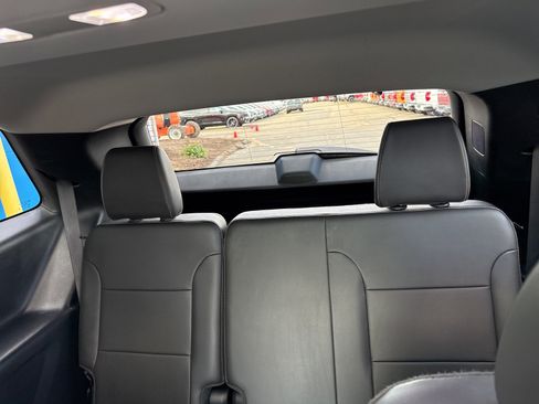 Used 2021 Chevrolet Traverse RS image 16