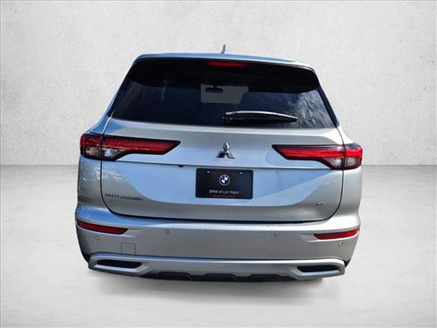Used 2024 Mitsubishi Outlander SE image 7