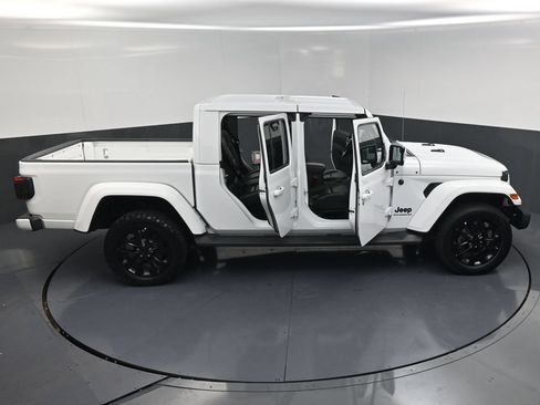 Used 2023 Jeep Gladiator Overland AWD/4WD image 23