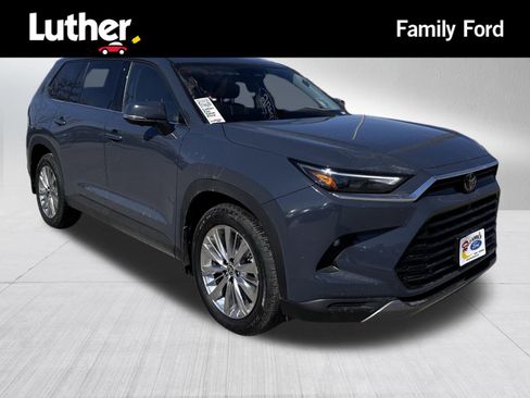 Used 2024 Toyota Grand Highlander Platinum image 1