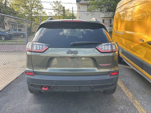 Used 2019 Jeep Cherokee Trailhawk w/ Cold Weather Group AWD/4WD image 7