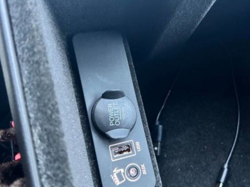 Used 2013 Jaguar XF 3.0 image 24