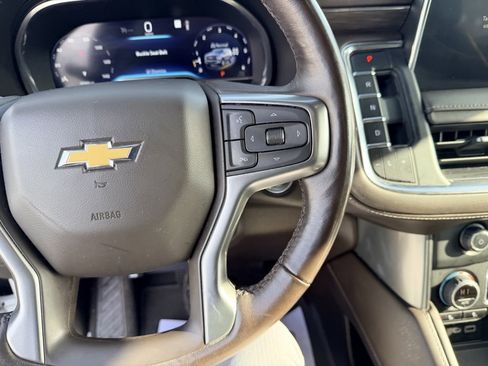 Used 2023 Chevrolet Suburban LT w/ Luxury Package image 26