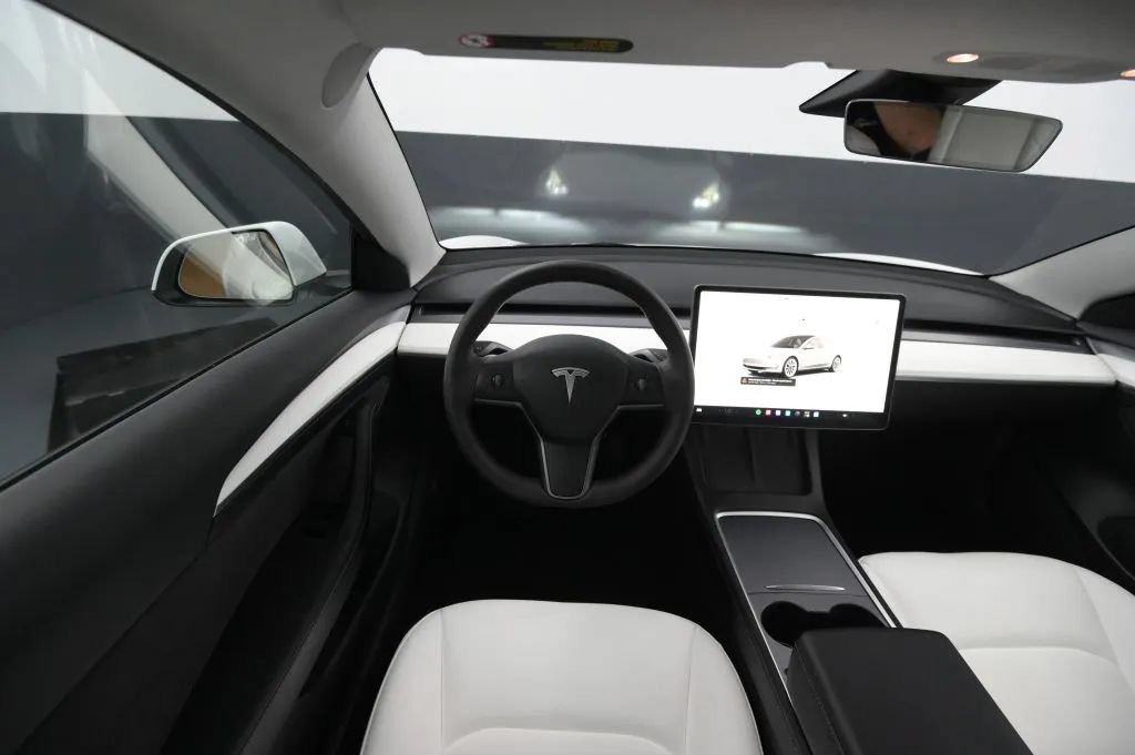 Used 2022 Tesla Model 3 Long Range AWD/4WD image 34
