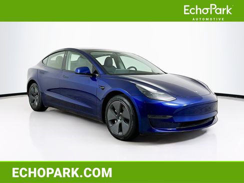 Used 2023 Tesla Model 3 Standard Range image 1