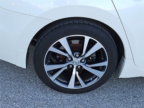 Used 2017 Nissan Maxima 3.5 SV image 5
