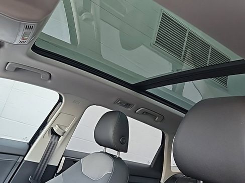 New 2026 Volkswagen Taos SE image 28