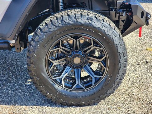 Used 2024 Jeep Wrangler Unlimited Sport image 3