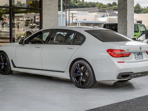 Used 2018 BMW 740i xDrive AWD/4WD image 7