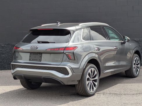 New 2026 Audi Q3 quattro 2.0T AWD/4WD image 5