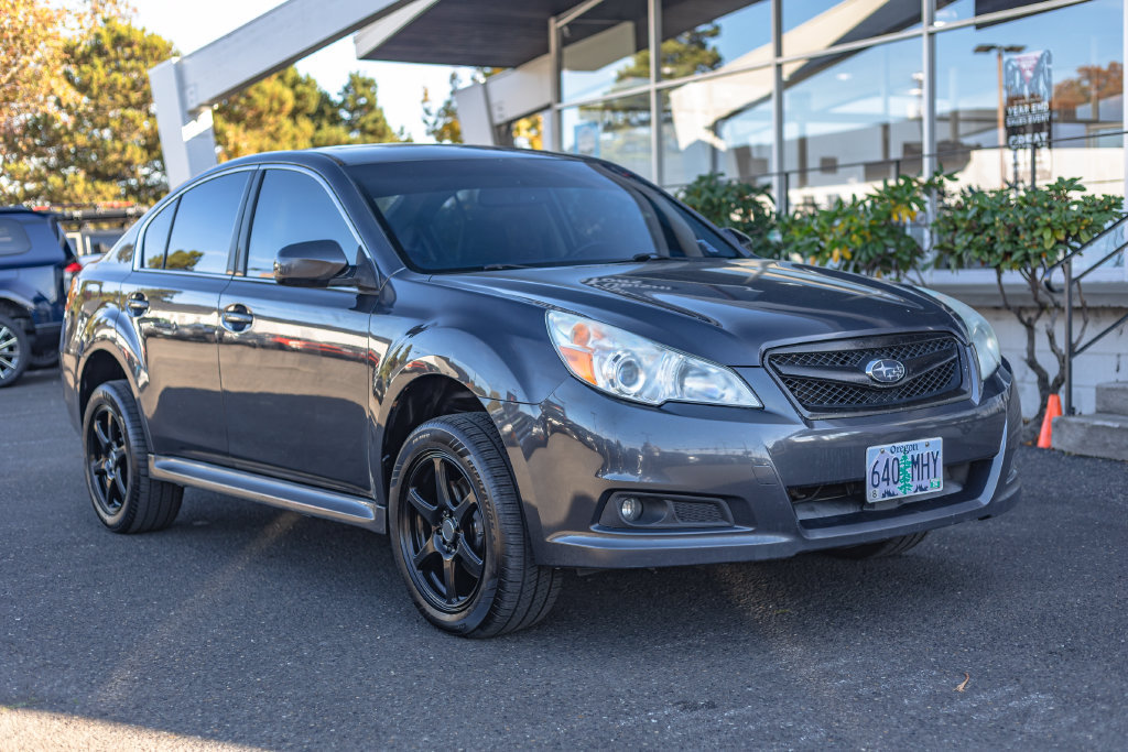 Used 2011 Subaru Legacy 3.6R Limited AWD/4WD image 6